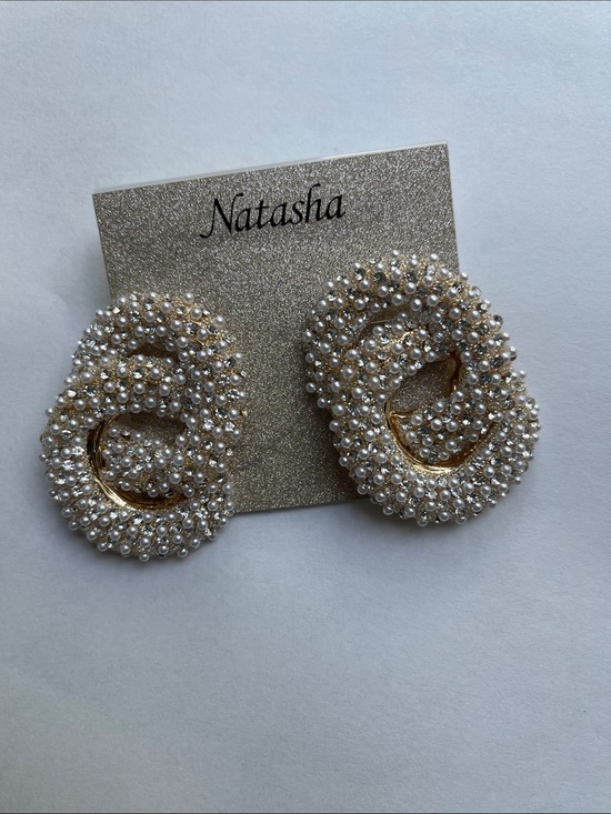 Natasha Jewelry - Natasha Gold and White Pearl Cluster Statement Earrings